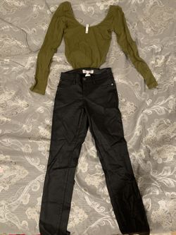 Pants size 3 shirt M