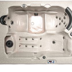 Hot Tub Spa 5x7 Barely Used.  Still Under Warranty, Can Delivery 