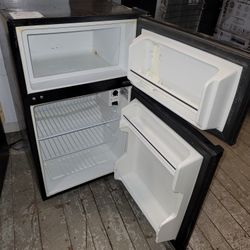 MicroFridge Mini Refrigerator With Two Doors Freezer 