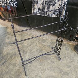 Blanket holder