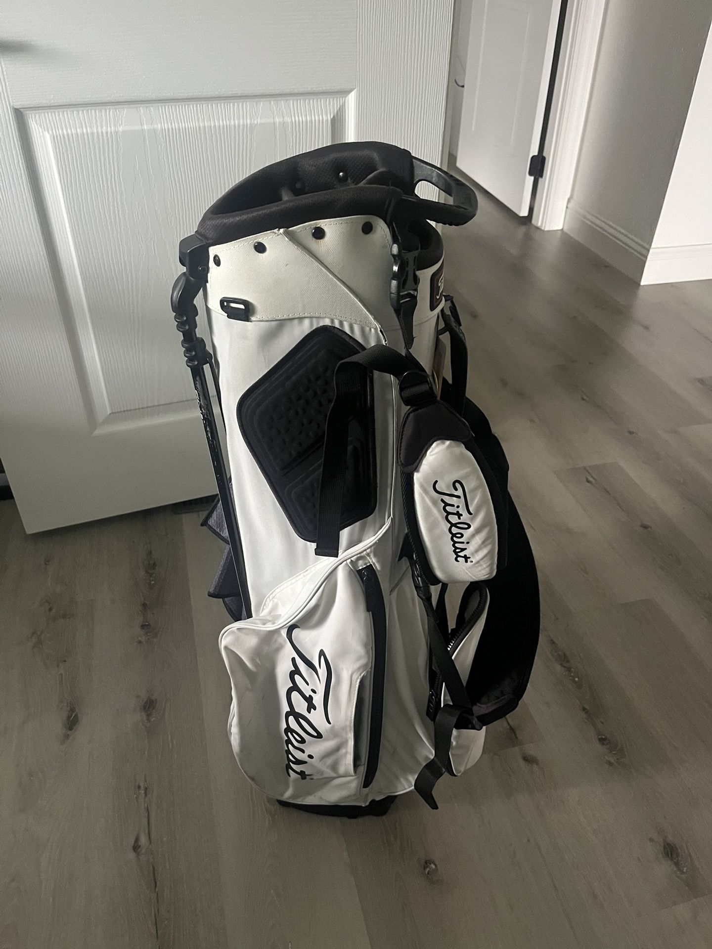 White Titleist Golf Bag