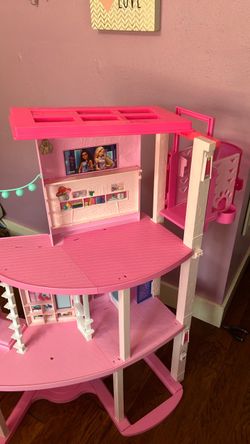Barbie Dreamhouse Multi-Story Dollhouse