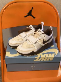 Nike Zoom Field Jaxx Travis Scott 