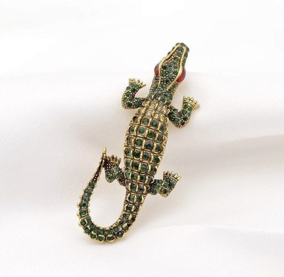 Fashion Crocodile Brooch