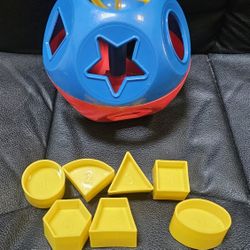 Tupperware Shape O Ball $15