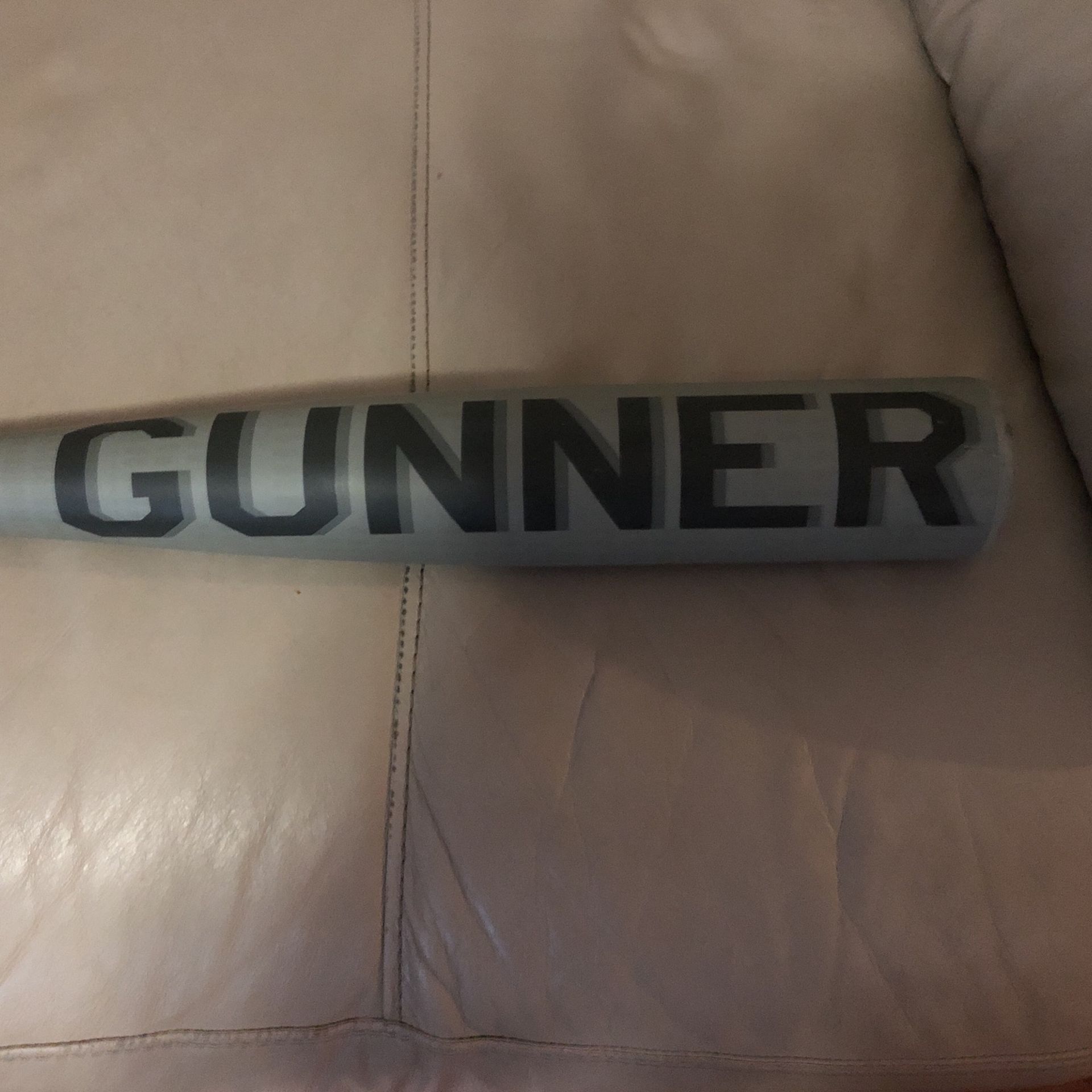 GUNNER BASEBALL BAT