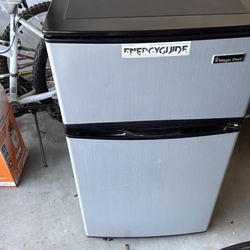 Mini fridge