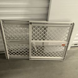 White/cream Plastic Gate 