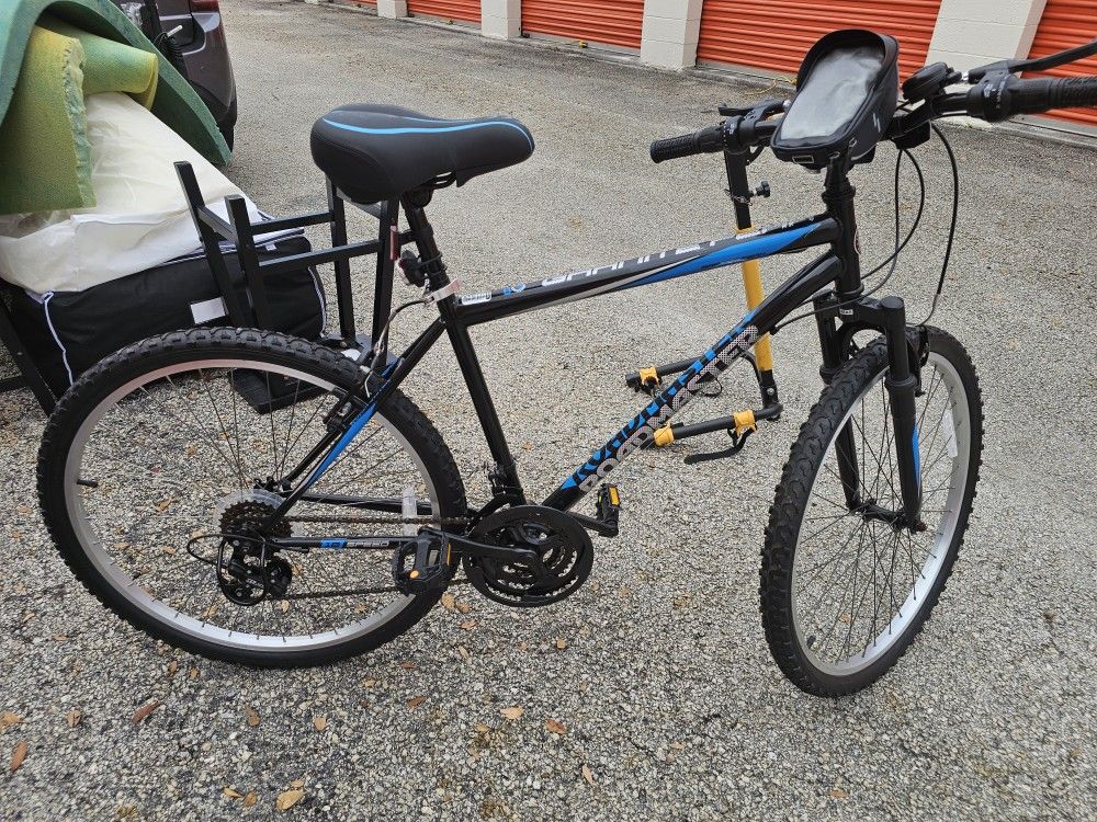 BIKE Roadmaster 10 SPEED LIKE NEW USED TWICE