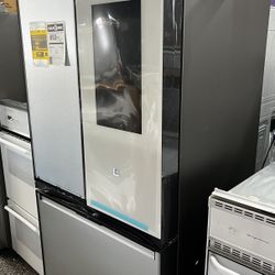 New Samsung Bespoke 30 Cu Ft Family Hub Refrigerator 