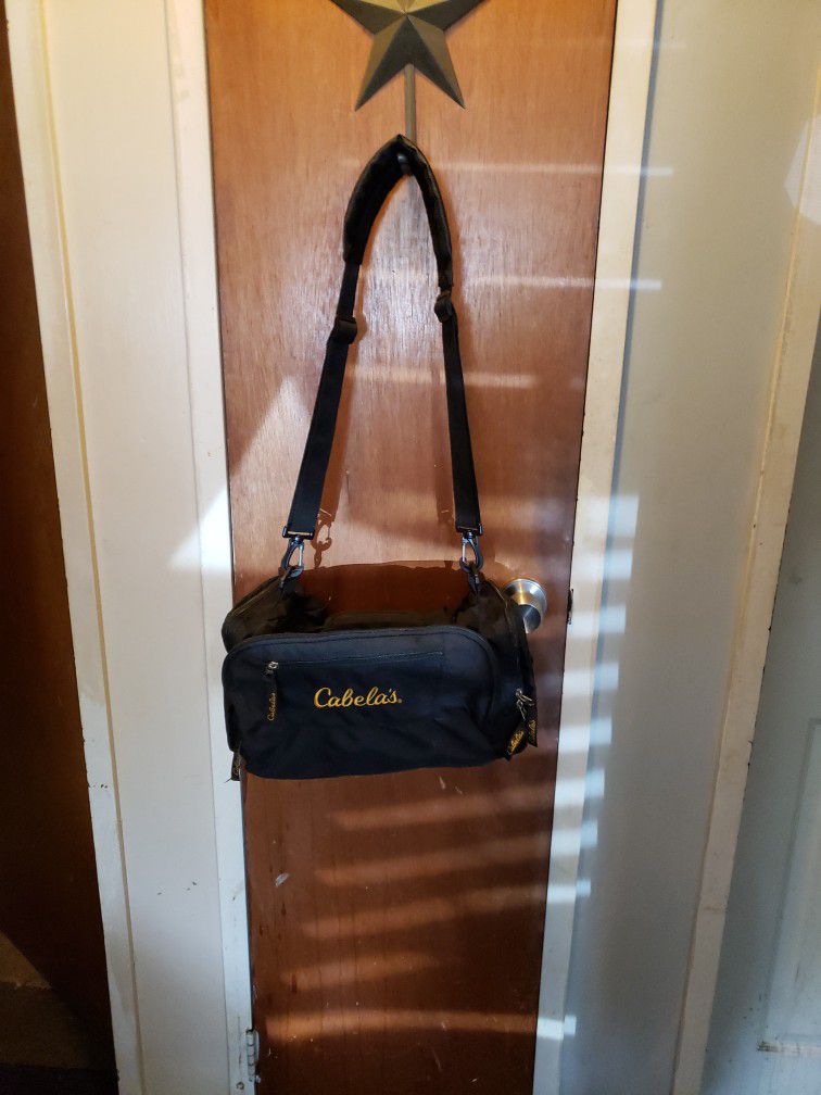 Small NEW CABELA'S duffle bag