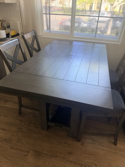 Ashley Furniture Myshanna Dining Set - 1 Table & 4 Chairs - Like New