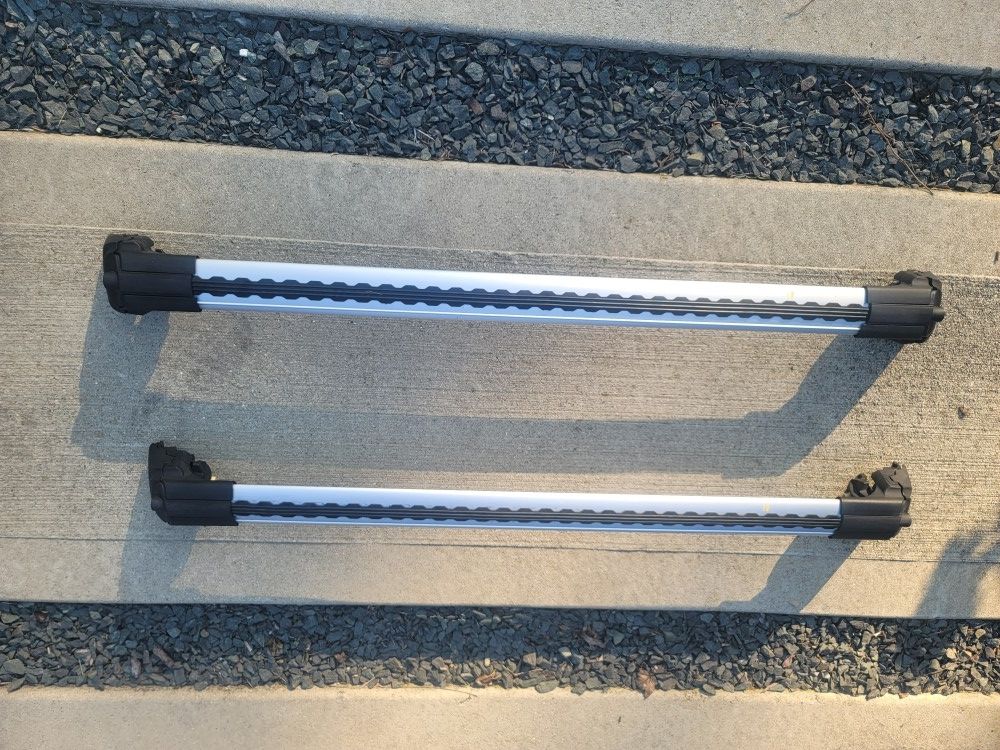 Locking Cross Bars For Roof Rack.