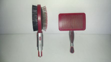 To pet grooming Combs