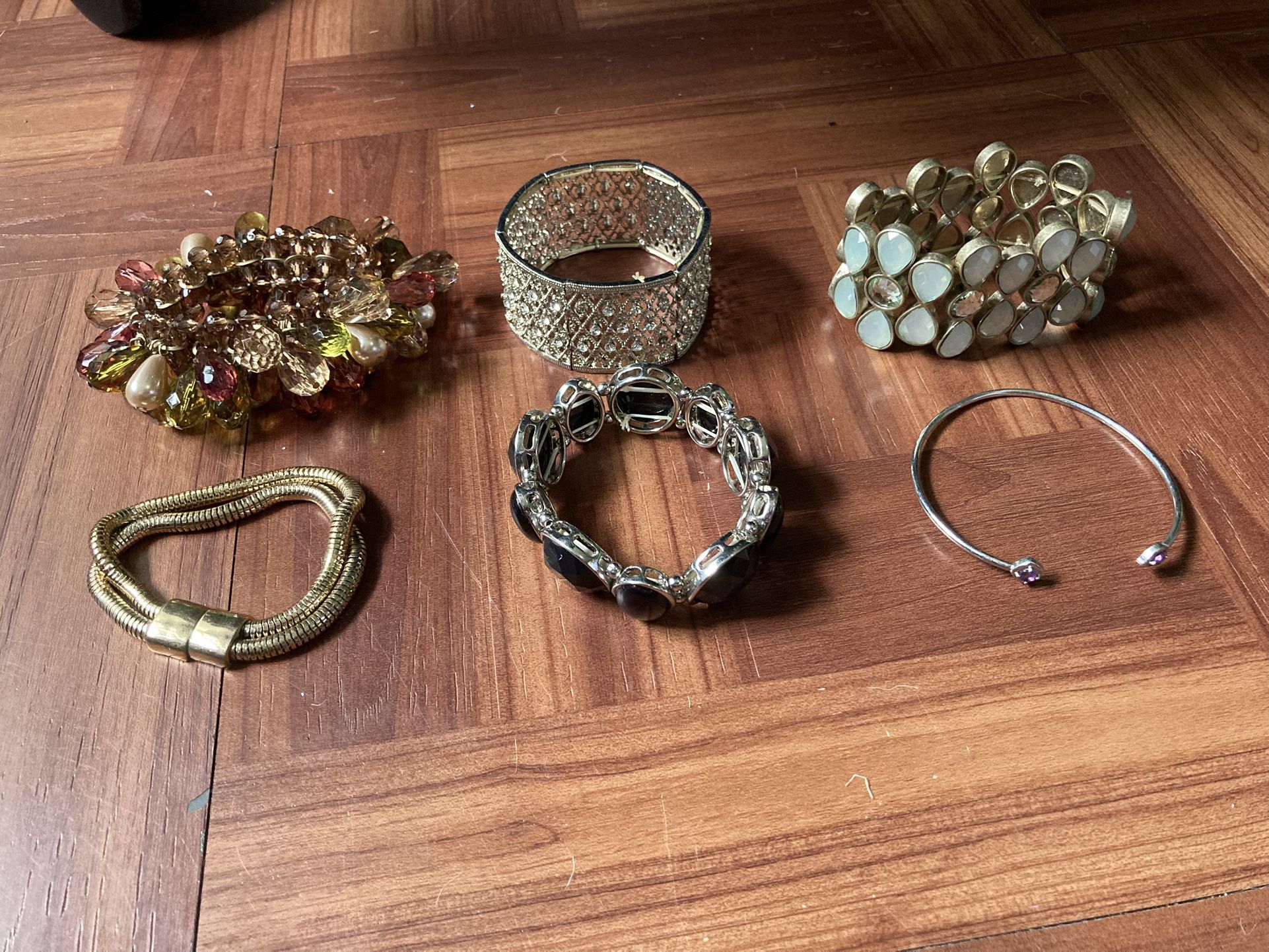 Bracelets 6 In Total Read Description 👇