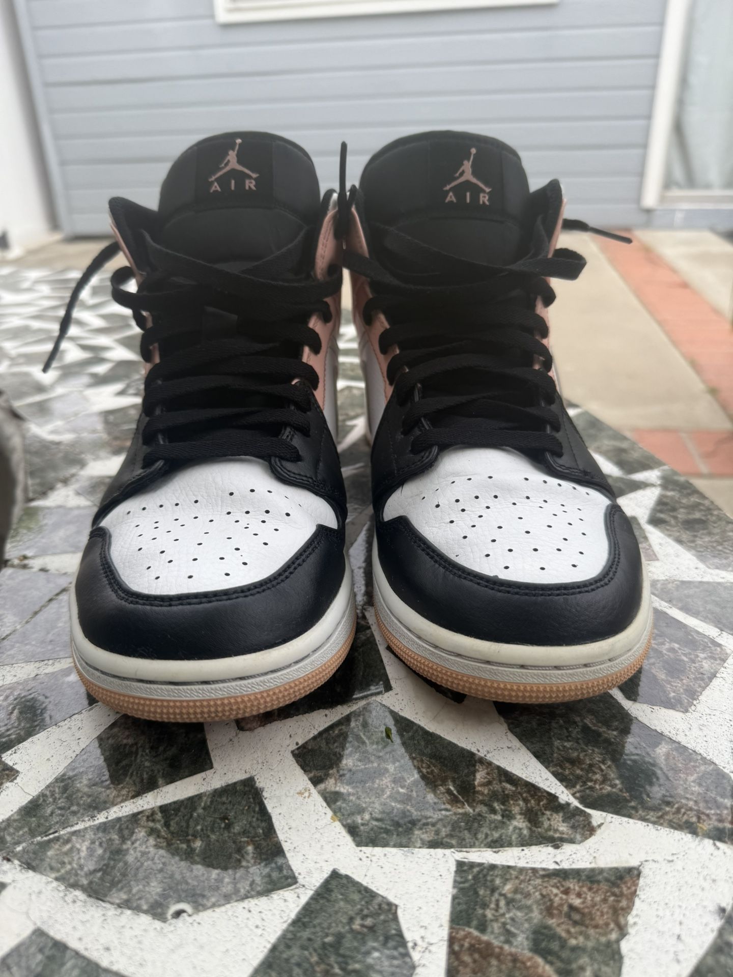 Air Jordan 1 Mid Shoes