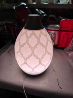 Free essential oils diffuser