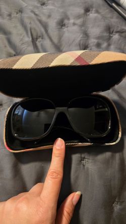 Burberry sunglasses paired with an authentic Burberry Nova Check clamshell case