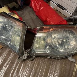 05-11 2nd gen Tacoma OEM headlights 