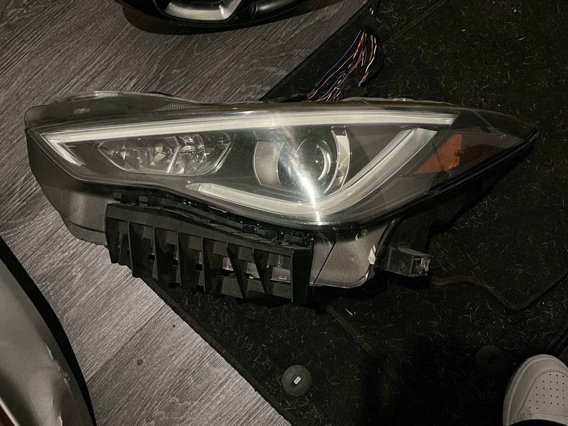 2018 Infiniti Q60 Oem Driver Side Headlight