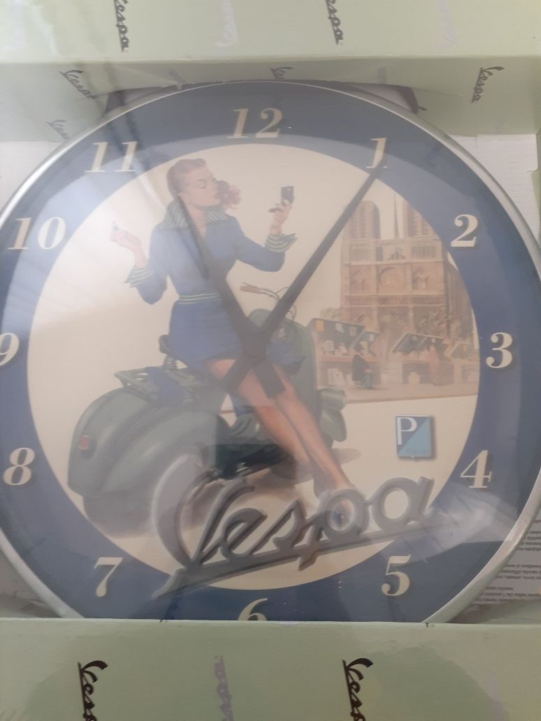 Vespa clock