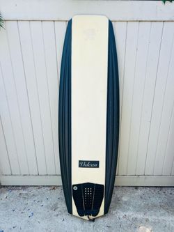 Surfboard 5’8  Vulcan