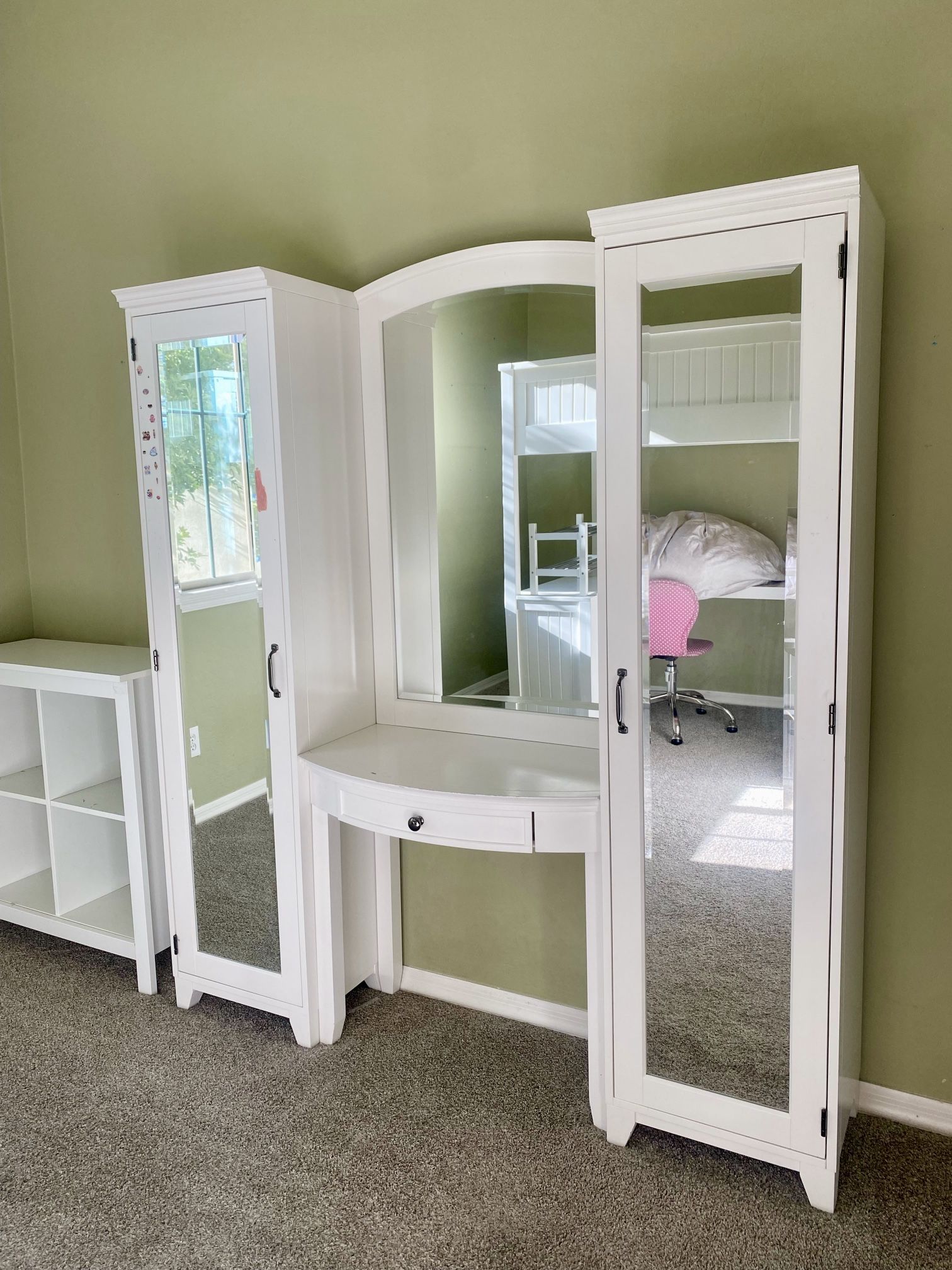 PBTeen Hampton Vanity Desk w/Mirrored Towers