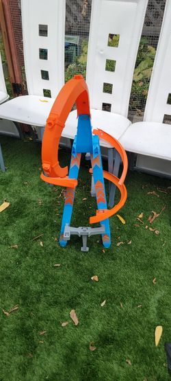 Hot Wheels Loop Track Set