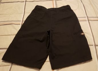 DICKIES SHORT SIZE 34 (LOOSE FIT)