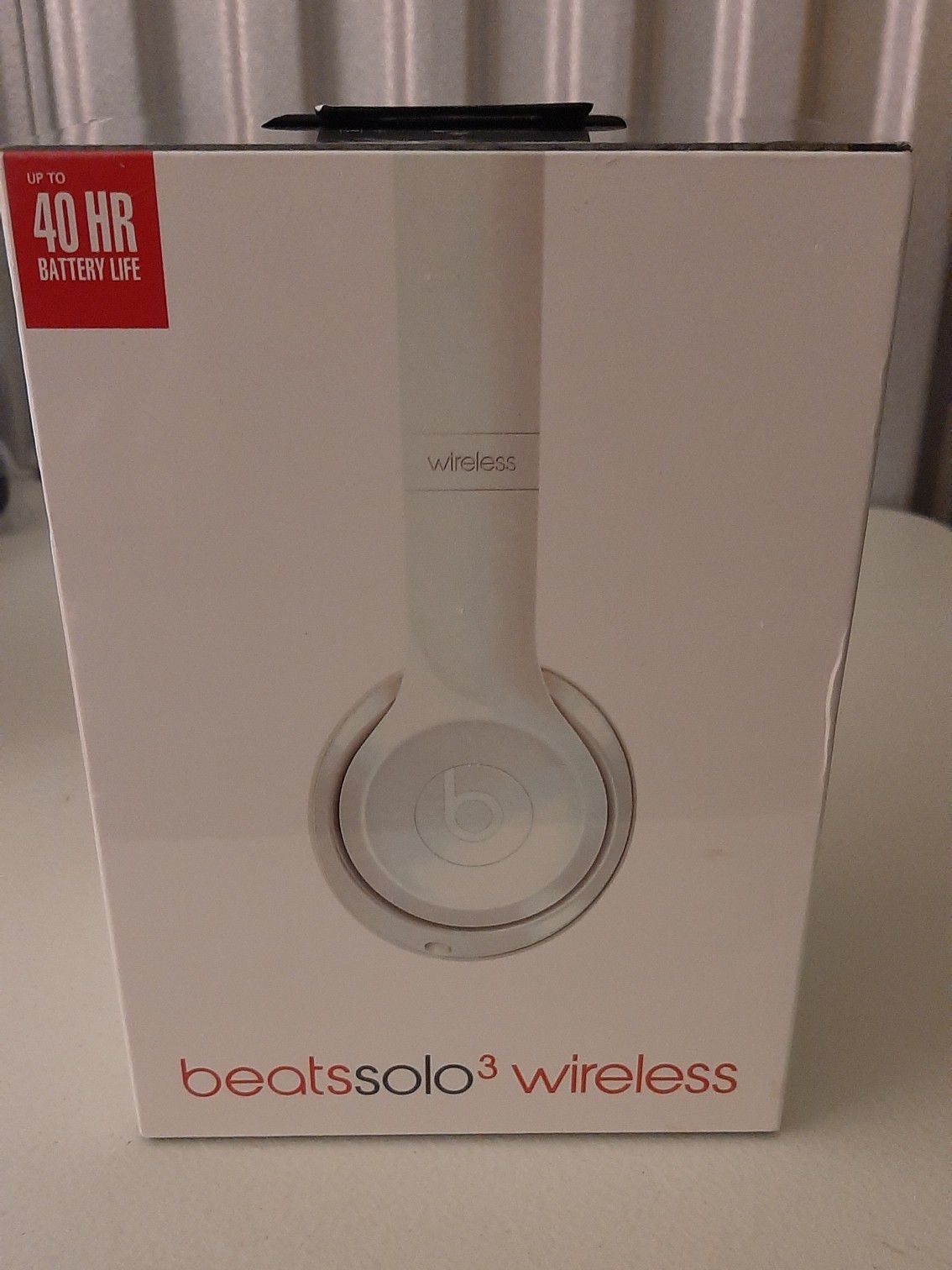 Beats solo3 wireless headphones- white