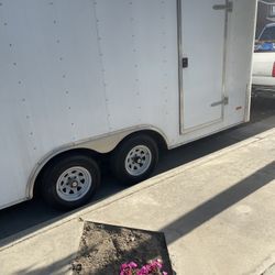 I closed Trailer In Great Condition 