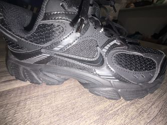 Nike V5 RNR Black Running Sneakers