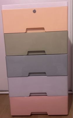 5 Drawers with a Top Drawer Lock