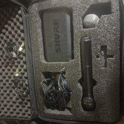 Shure BLX24 /SM58 Wireless Microphone