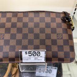 Loui Vuitton 