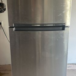 Whirpool refrigerator