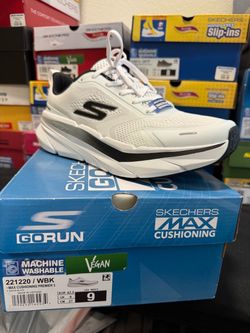 Skechers Go Run Max Cushioning Premier 3 Size 9