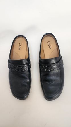 GNW Black Comfort Clogs - Size 8
