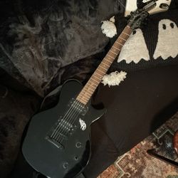 Black Guitar 