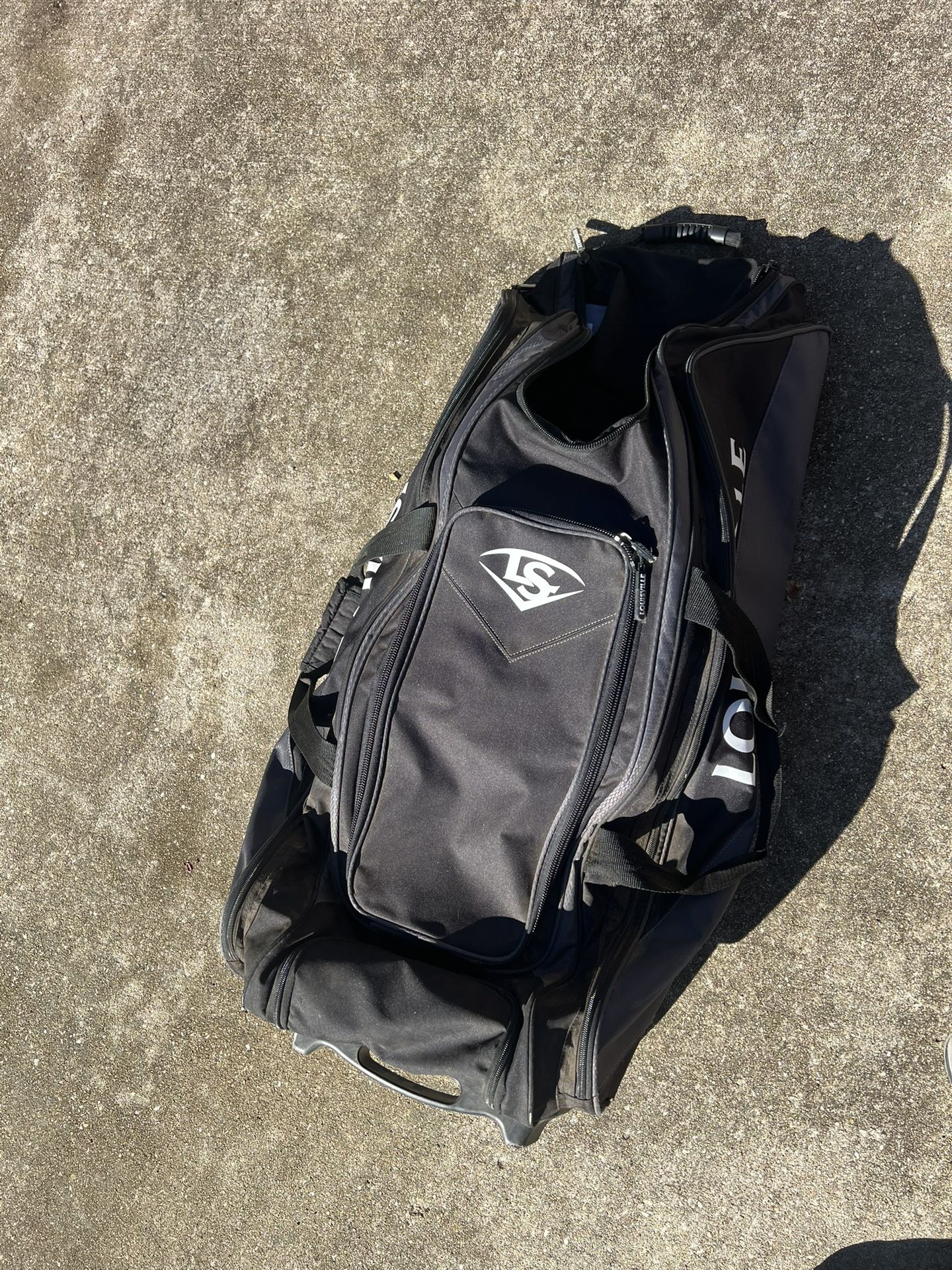 Louisville Roller Bag