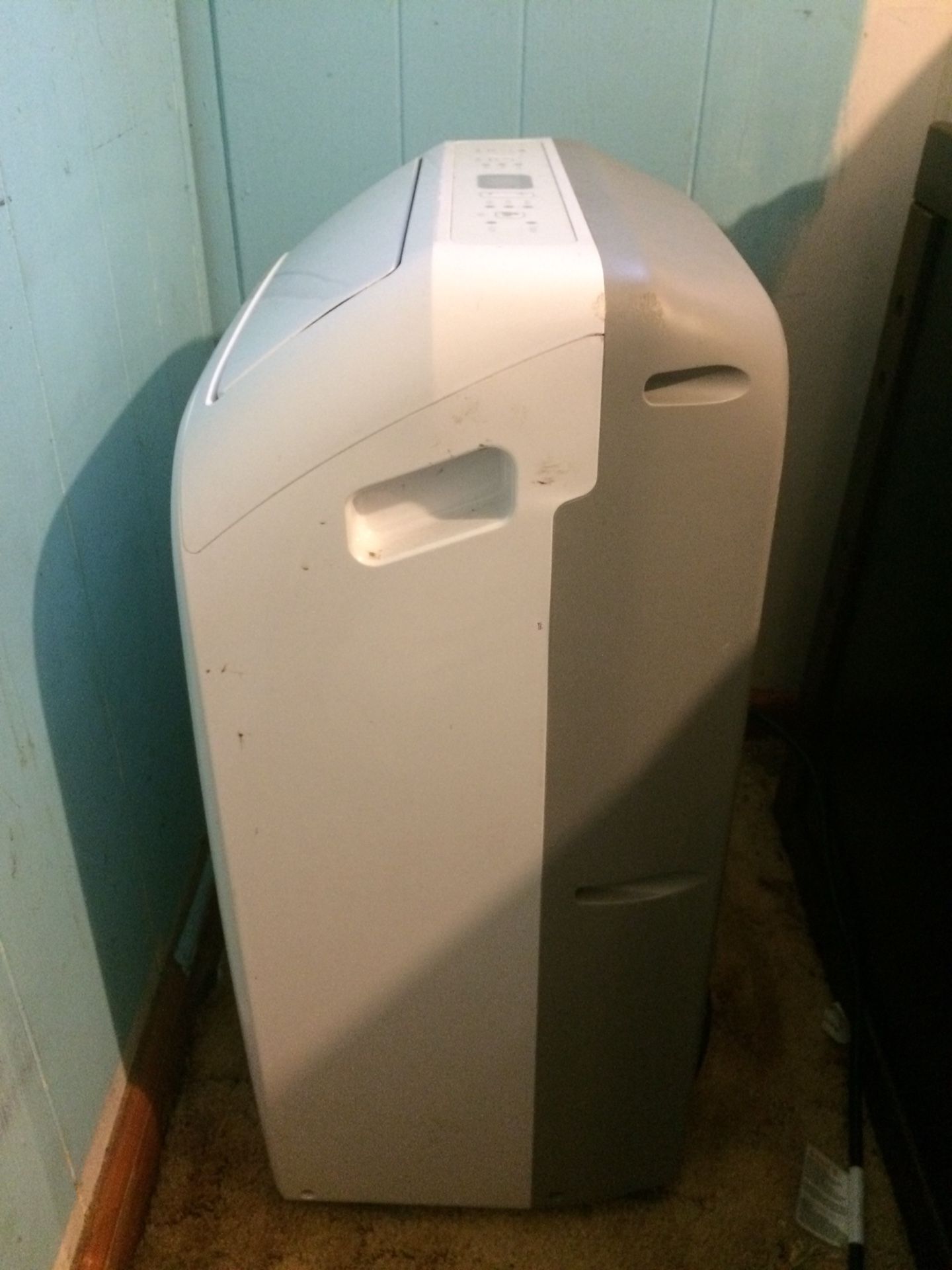 Hisense portable air conditioner AC model AP10cr1w 10,000 BTU 1140