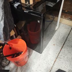 Mini Fridge 