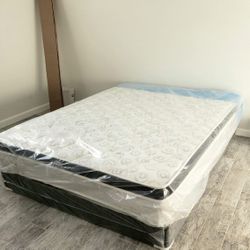 NEW QUEEN PILLOW TOP MATTRESS. Bed frame is not available. Take it home same day 👍