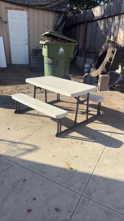Kids picnic table