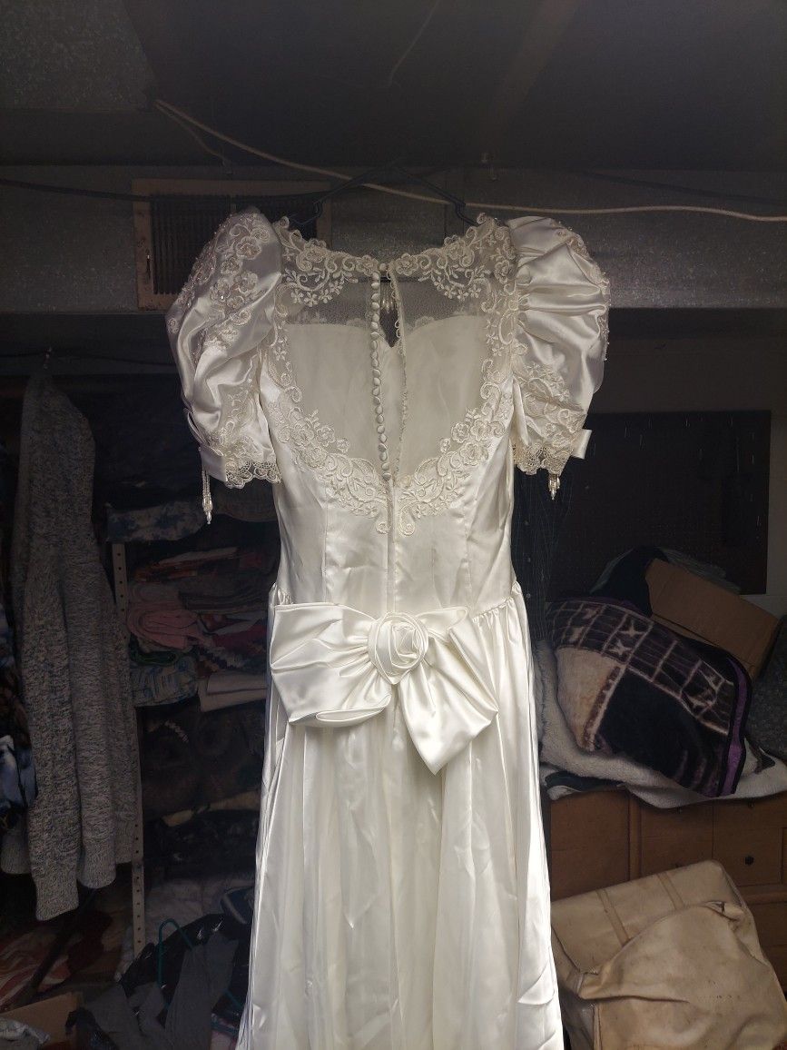 Beautiful Vintage Wedding Dress