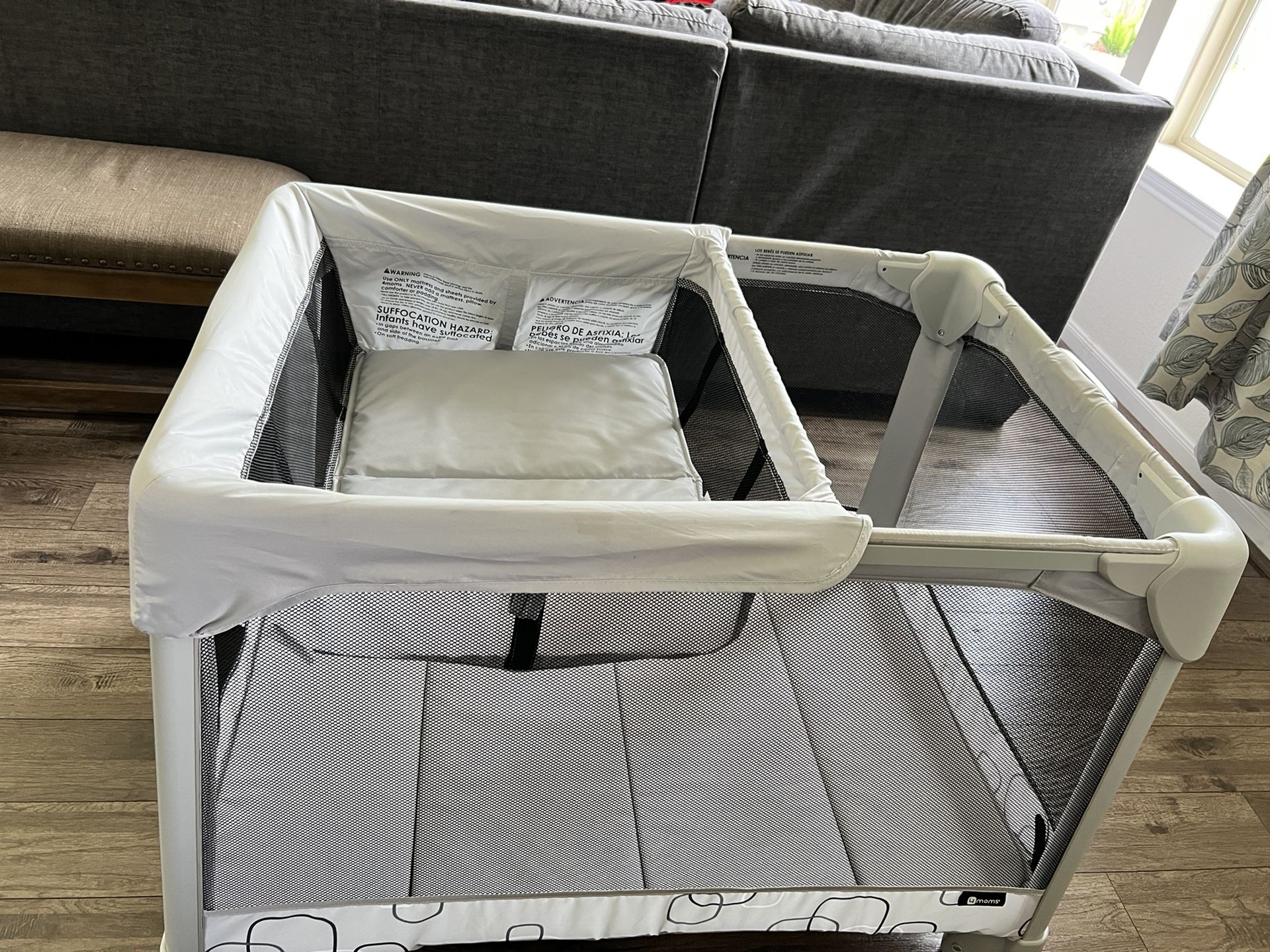 4moms breeze classic portable playard with removable bassinet