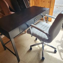 Black Desk & White Chair
