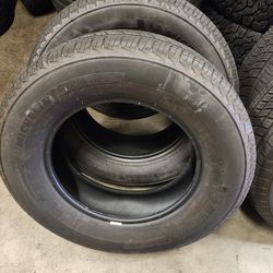 265 65 18 tires Michelin Primacy LTX 99% tread 
 Chevy gmc TOYOTA Nissan Ford Ram