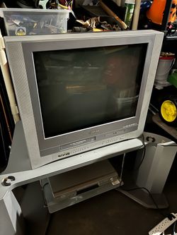 2002 Toshiba MW24FM1 CRT TV/VCR/DVD Combo 24” Silver - READ
