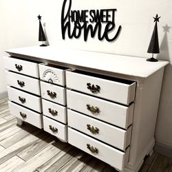 Vintage Dresser/ Cajonera Antigua